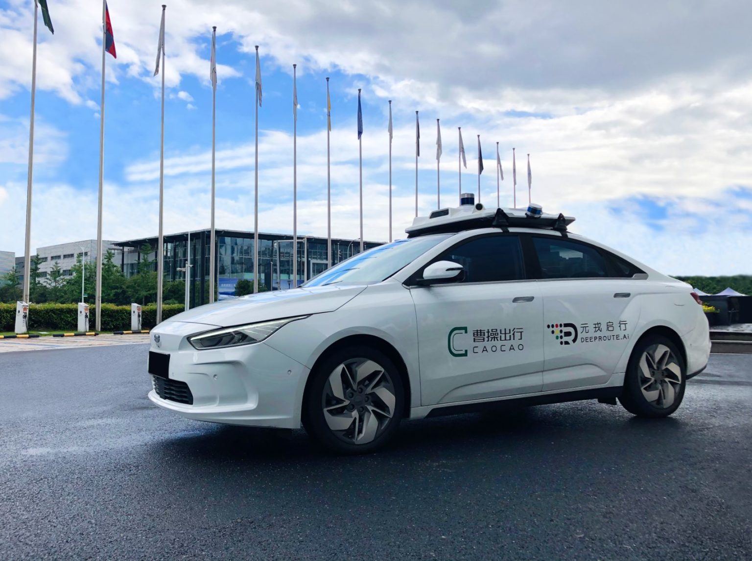 DeepRoute & Cao Cao Mobility To Debut New RoboTaxi Fleet During 2022